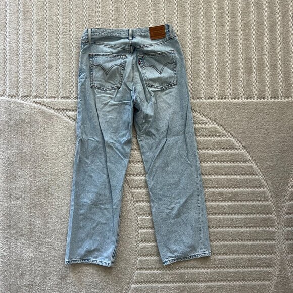 Levi’s Ribcage Straight Ankle Jean in Middle Road, size 29W x 29L - Picture 3 of 7